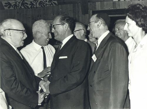 Le rabbin Zaoui et le président de l'État d'Israël Zalman Shazar